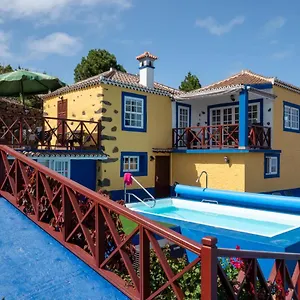 amplia-casa-rustica-en-la-colina-con-vistas-al-mar.in-canary-islands.com/