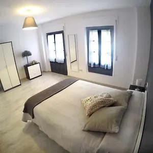 apartamento-calle-cristo-de-la-yedra.es-andalucia.com/
